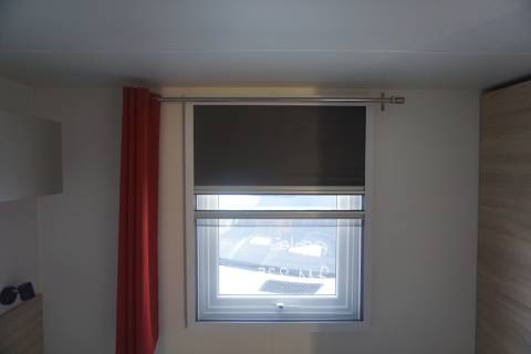 Fen&ecirc;tre du mobil home neuf 2 chambres IRM Azal&eacute;e 2021