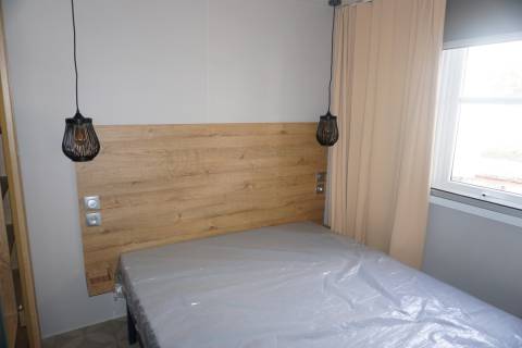 Chambre parentale du mobil home neuf 2022 2 chambres O'Hara 844