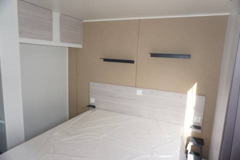 Chambre parentale du mobil home neuf 2 chambres TRIGANO Evo 35 2022