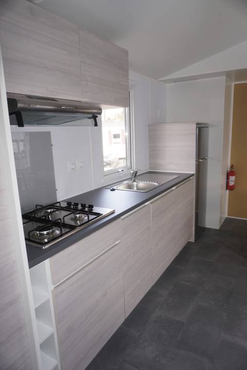 Cuisine du mobil home neuf 2 chambres TRIGANO Evo 35 2022