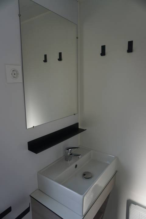 Meuble vasque salle d'eau enfants/invit&eacute;s du mobil home neuf 2 chambres TRIGANO Evo 35 2022