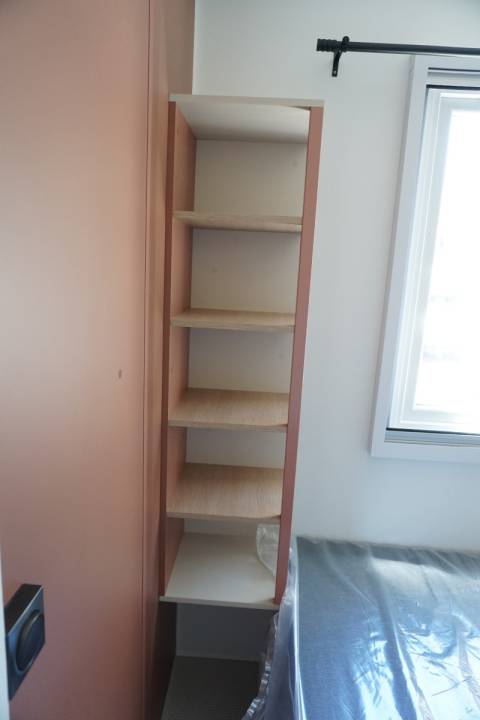 Rangements chambre enfants du mobil home neuf IRM Super Mercure 2022 sur parcelle en camping