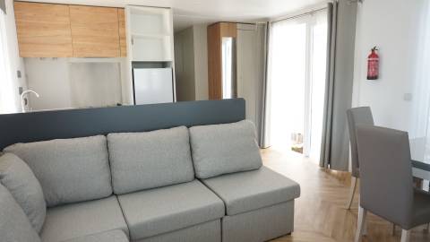 Salon du mobil home IRM HABITAT Rêve d'été 2022 - 2 chambres