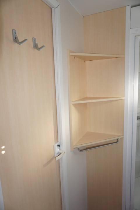 Rangements salle de bain du mobil home occasion 3 chambres IRM Super Titania 2008