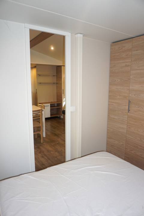 Chambre parentale du mobil home résidentiel IRM Luminosa 2019 - 3 chambres