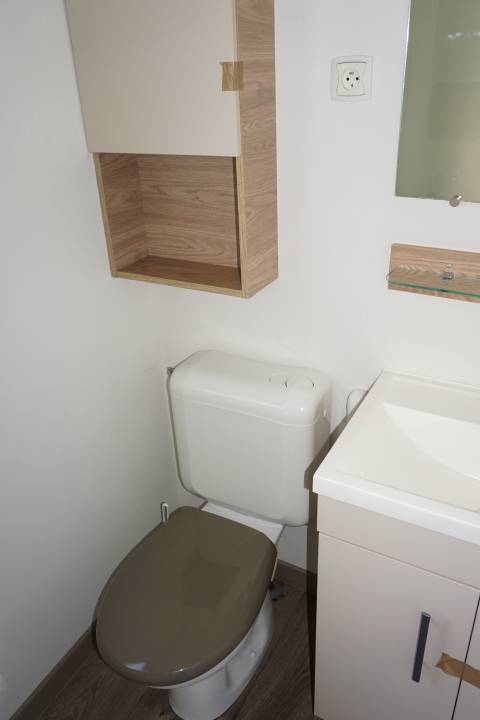 Salle de bain du mobil home résidentiel IRM Luminosa 2019 - 3 chambres