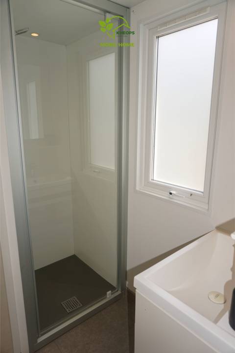 Salle de bain du mobil home IRM Super Mercure Riviera 2020 - 2 chambres