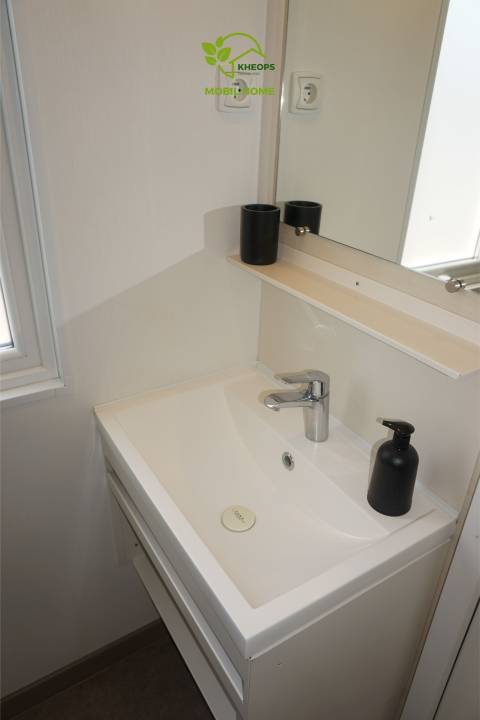 Meuble vasque de la salle de bain du mobil home IRM Super Mercure Riviera 2020 - 2 chambres