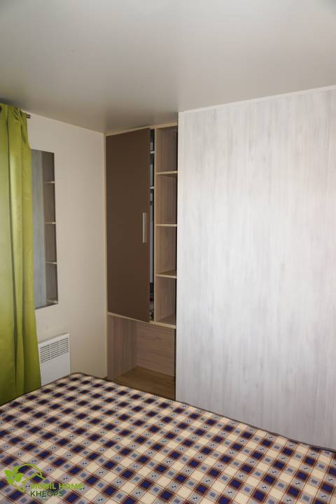 Chambre parentale du mobil home LOUISIANE Tamaris 2012 - 3 chambres