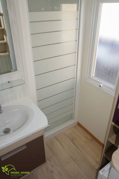 Salle de bain du mobil home LOUISIANE Tamaris 2012 - 3 chambres