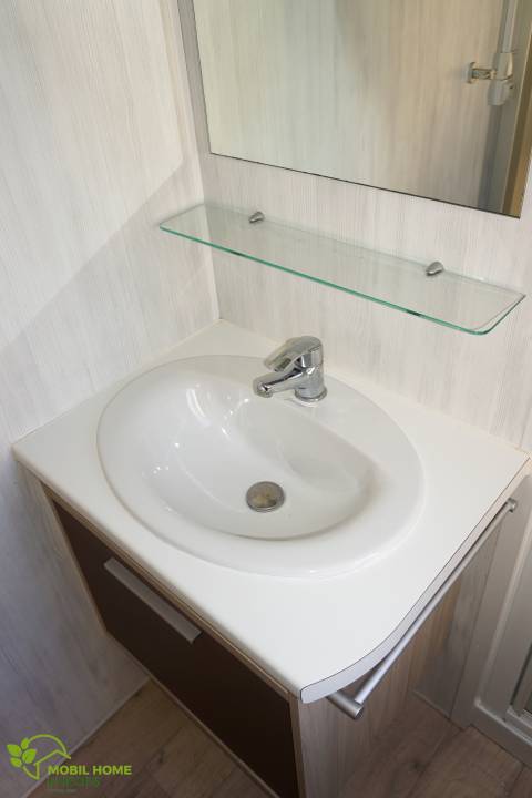 Salle de bain du mobil home LOUISIANE Tamaris 2012 - 3 chambres