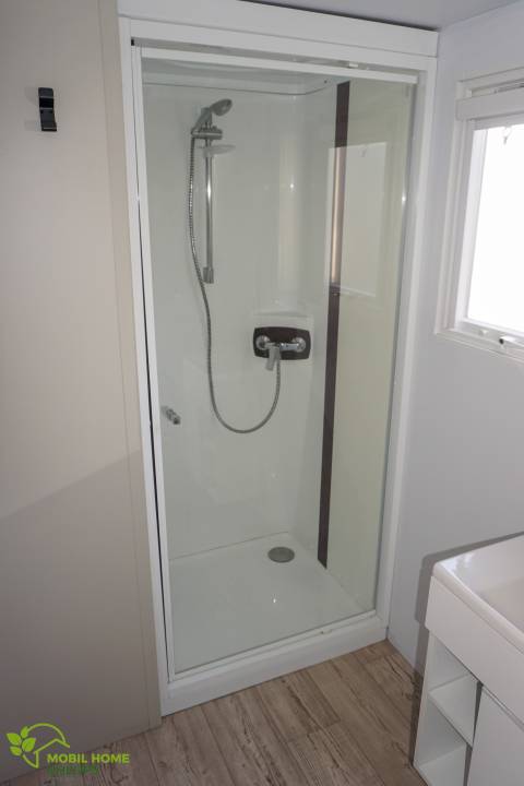 Salle de bain du mobil home LOUISIANE Grand Large 2018 - 2 chambres