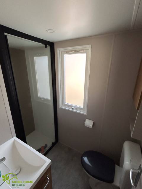Salle de bain du mobil home IRM HABITAT Violette 2024 - 3 chambres