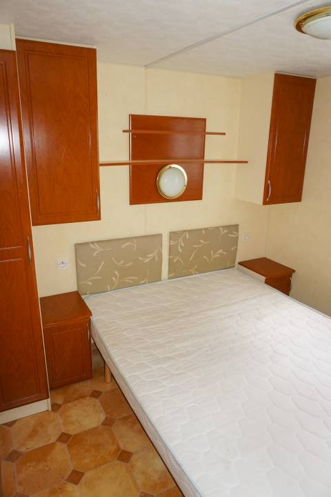 Chambre parentale du mobil home IRM Calypso 2002 - 2 chambres
