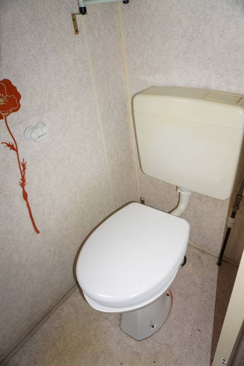 Toilette du mobil home BK BLUEBIRD Conquest 2003 - 3 chambres