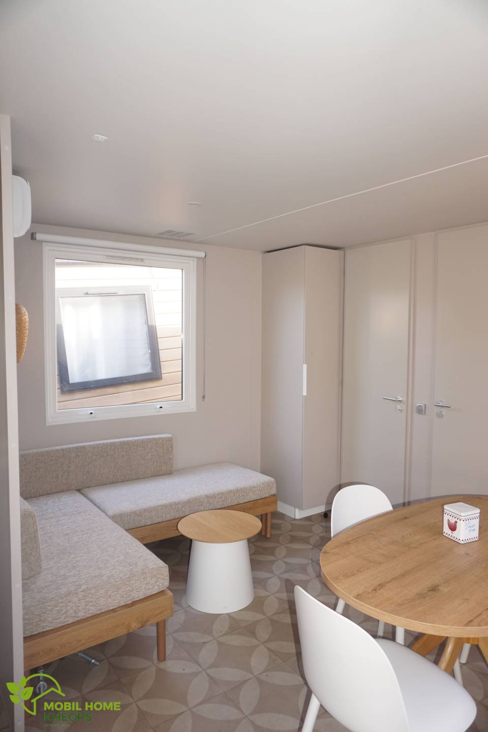 Salle à manger du mobil home neuf O'HARA 844 2022 2 chambres