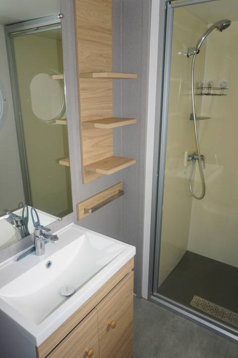 Salle de bain du mobil home occasion O'HARA 934 2018 3 chambres