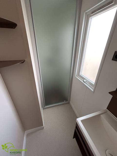 Salle d'eau du mobil home neuf IRM Super Mercure 2022 2 chambres